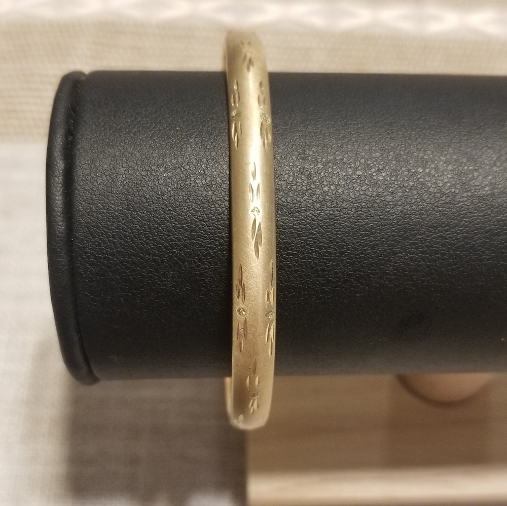 10K Gold Bangle Bracelet